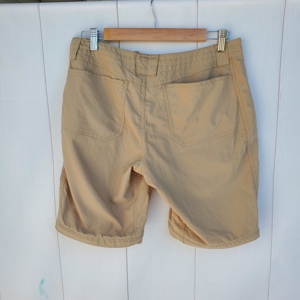 Patagonia women's tan outdoor shorts - Picture 2 of 9